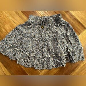 June&Ivy Floral skirt. Small.